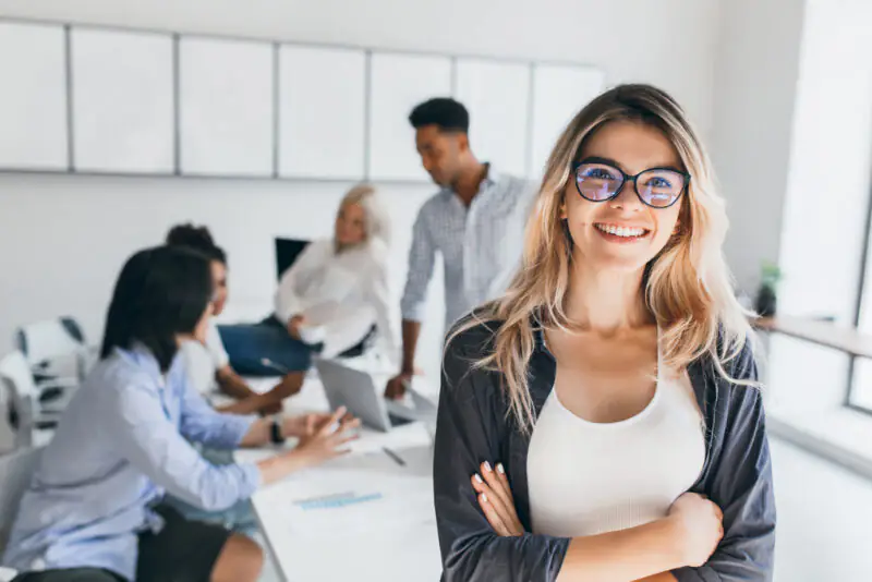 african-asian-blonde-brainstorm-business-businessman-1629588-pxhere.com_-e1659365837506 job rotation