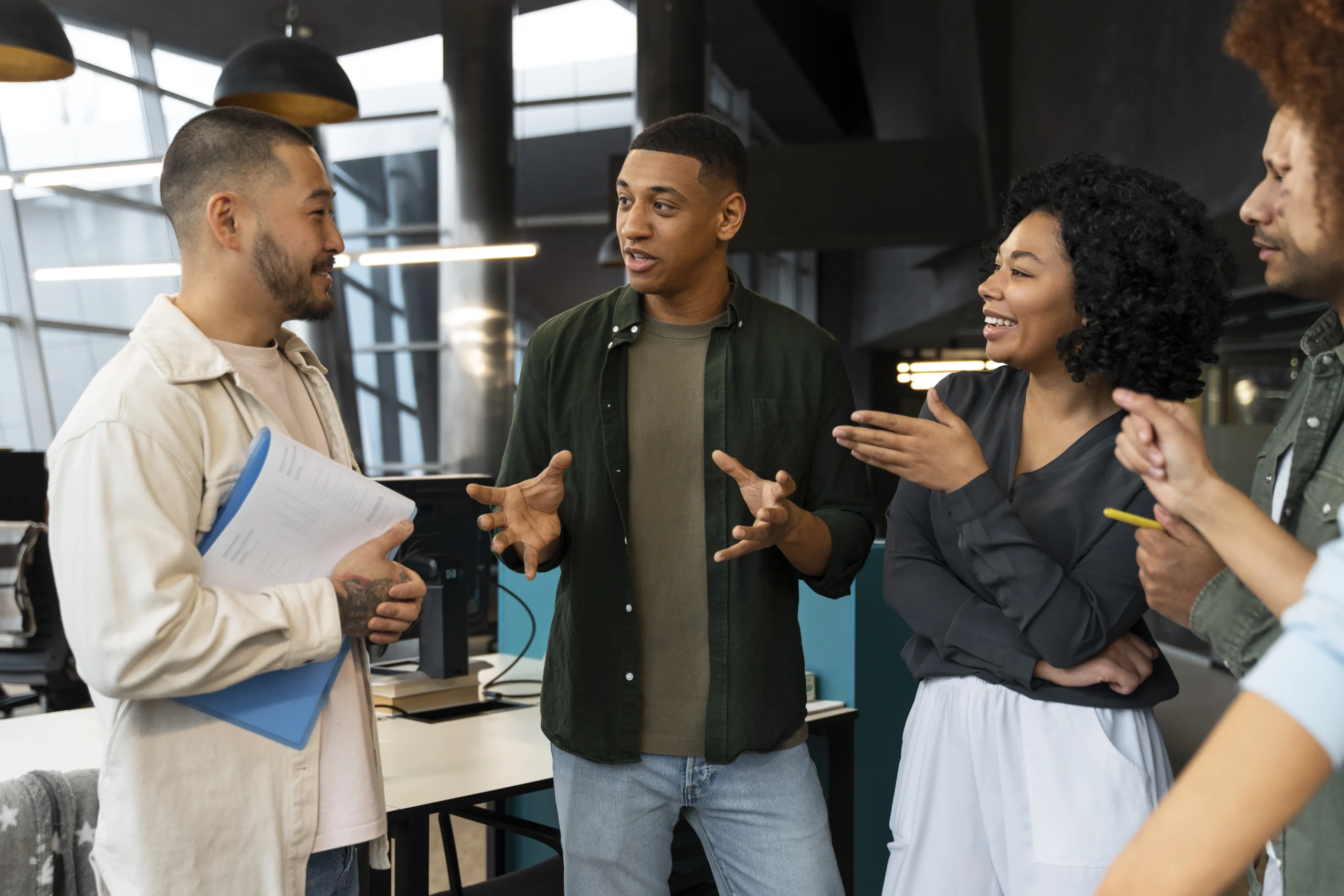 agencia de marketing autentica pequena e jovem 3 scaled agencia de marketing autentica pequena e jovem 3 scaled