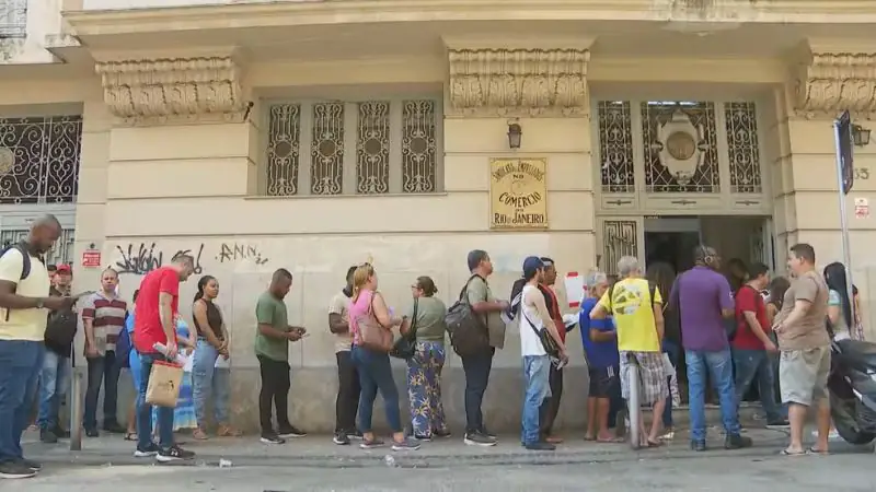 fila contribuicao sindical Fila no Sindicato dos Comerciários do Rio de Janeiro — Crédito: Reprodução/TV Globo