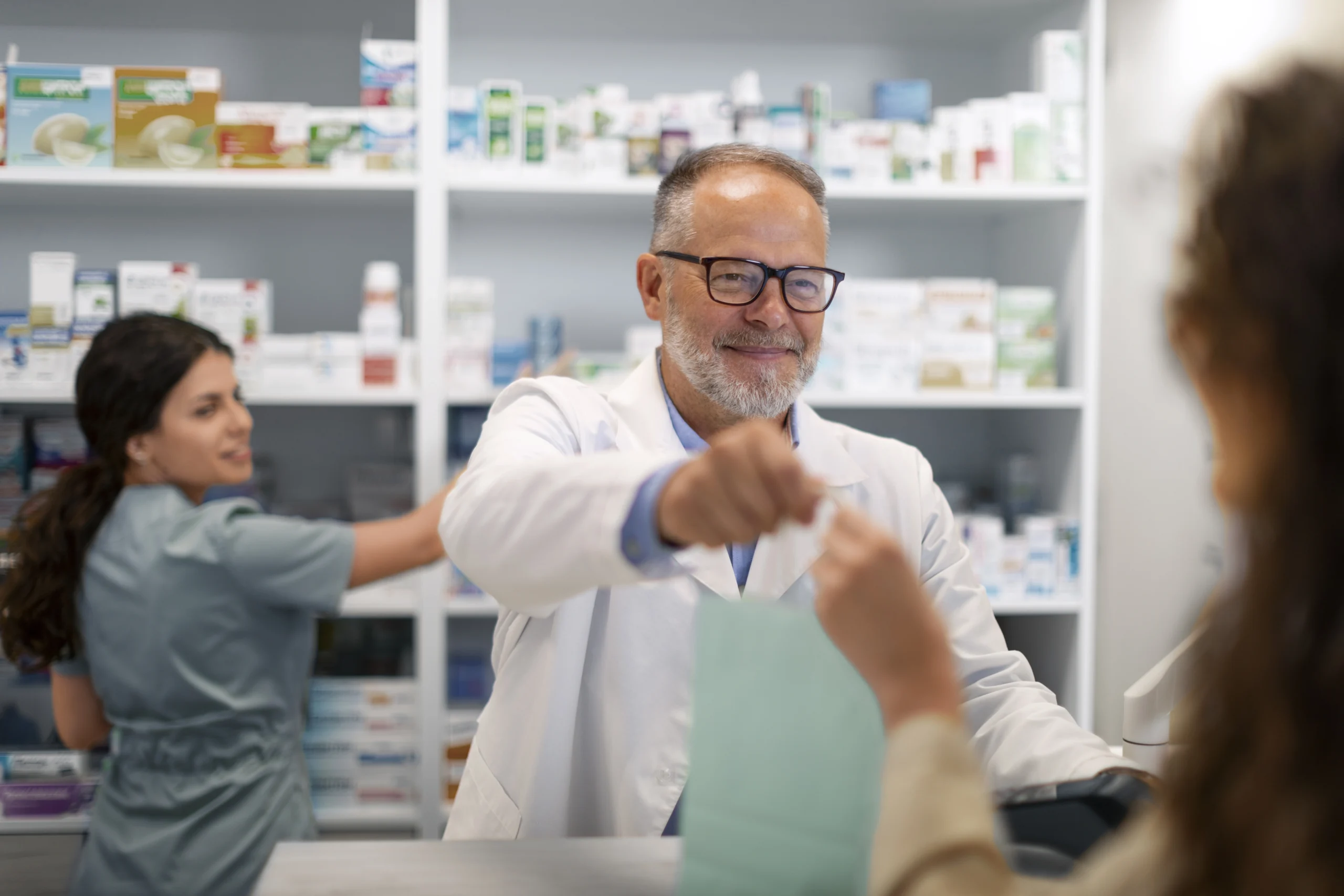 farmaceutico no trabalho scaled farmaceutico no trabalho scaled